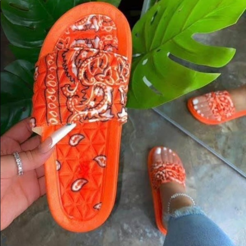 slippers